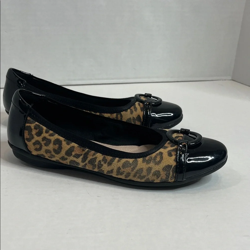 Leopard Print Women's Flats with Black Accents
